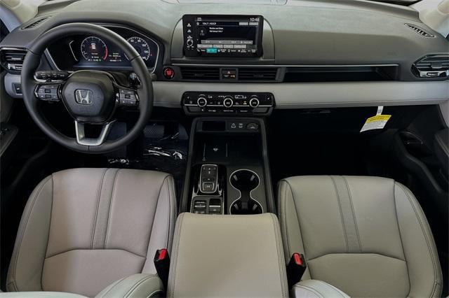 new 2025 Honda Pilot car, priced at $45,725
