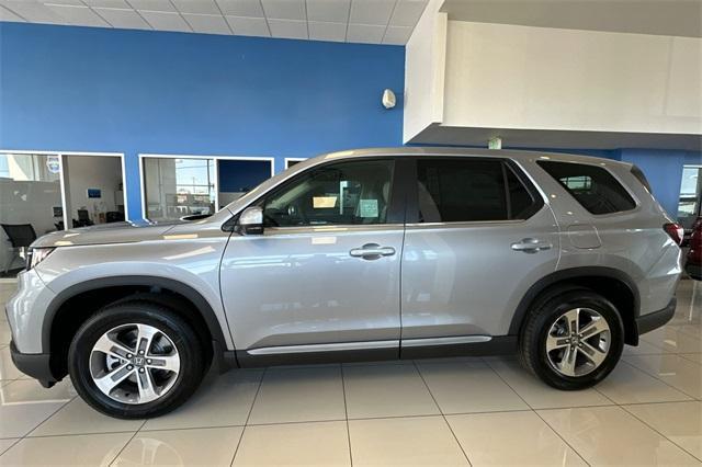 new 2025 Honda Pilot car, priced at $45,725