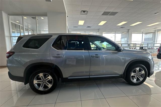 new 2025 Honda Pilot car, priced at $45,725