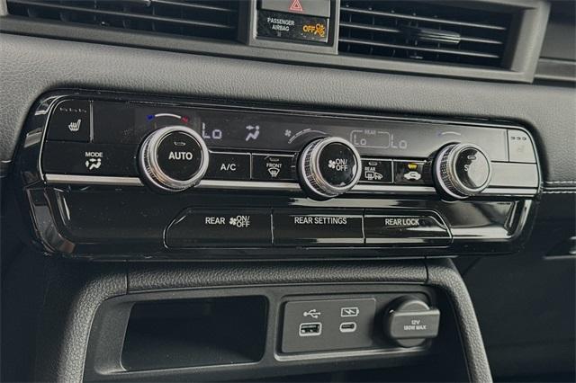new 2025 Honda Pilot car, priced at $44,950
