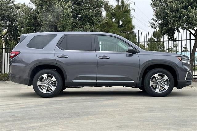 new 2025 Honda Pilot car, priced at $44,950