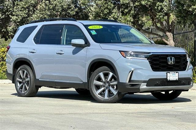 new 2025 Honda Pilot car, priced at $49,350