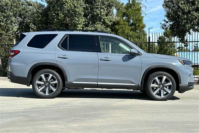 new 2025 Honda Pilot car, priced at $49,350