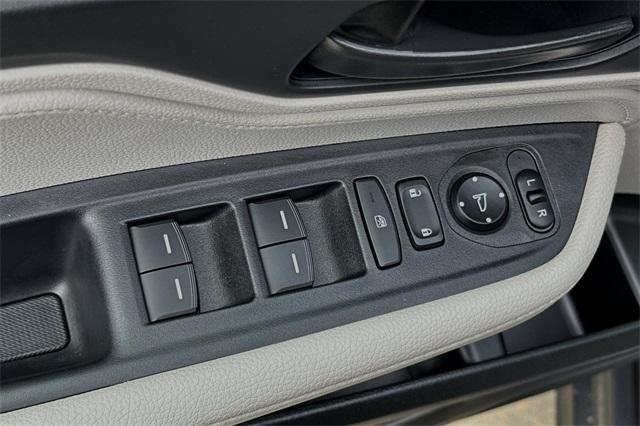 new 2025 Honda Odyssey car, priced at $43,670