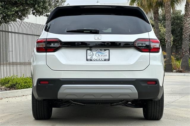 new 2025 Honda Pilot car, priced at $45,450