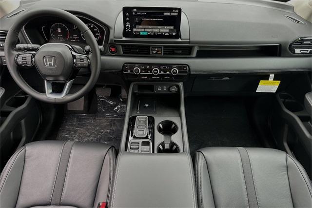 new 2025 Honda Pilot car, priced at $45,450