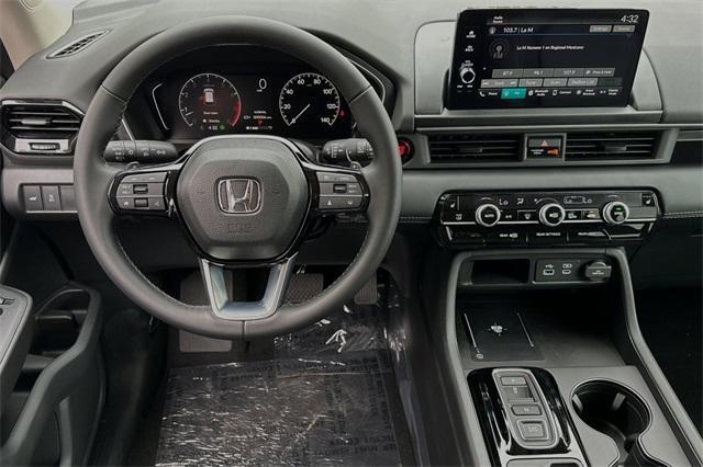 new 2025 Honda Pilot car, priced at $45,450