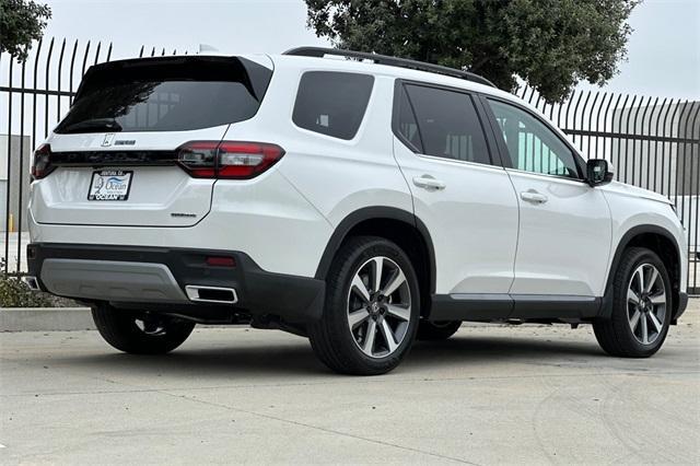 new 2025 Honda Pilot car, priced at $49,405