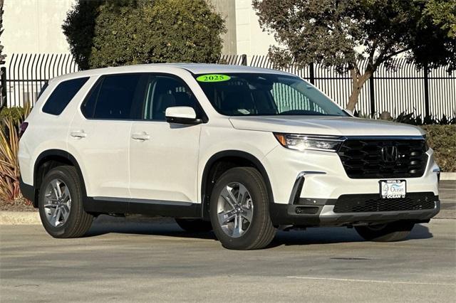 new 2025 Honda Pilot car, priced at $48,180