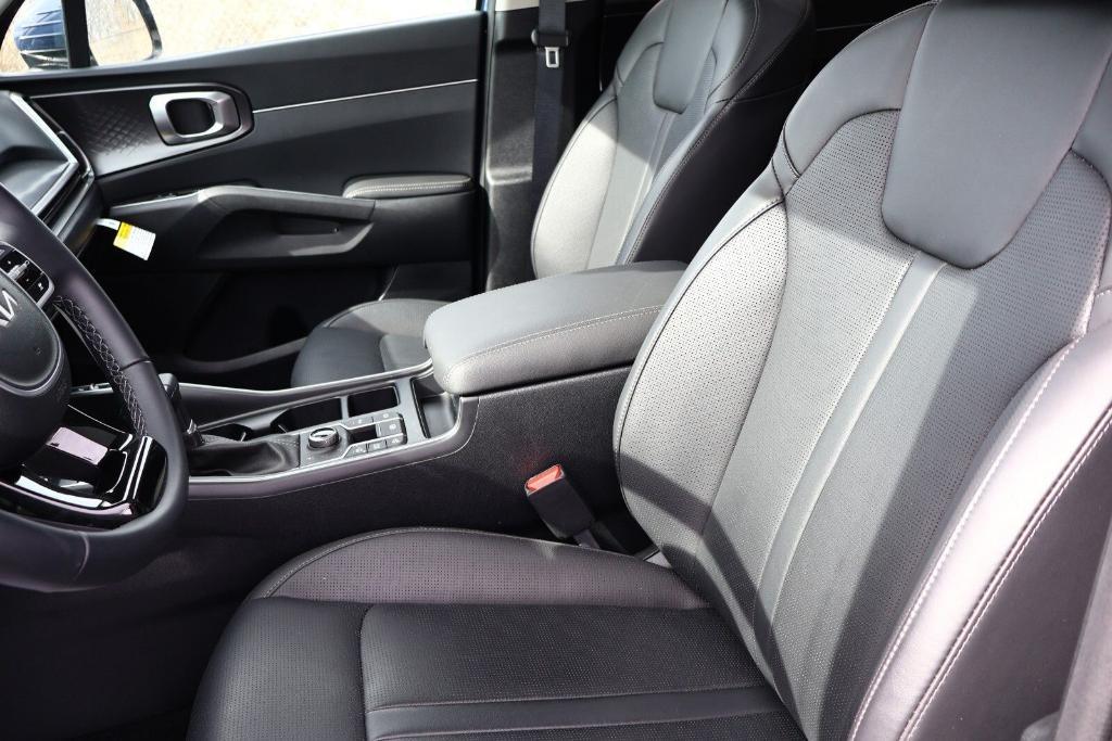 used 2024 Kia Sorento car, priced at $34,271