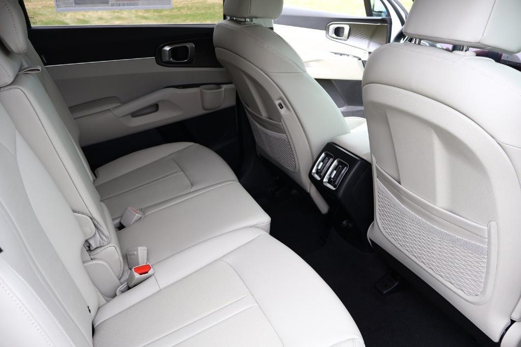 new 2025 Kia Sorento car, priced at $34,311