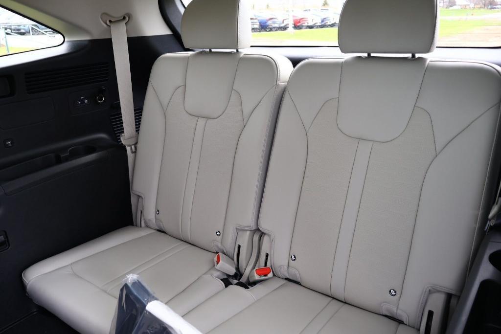 new 2025 Kia Sorento car, priced at $34,311