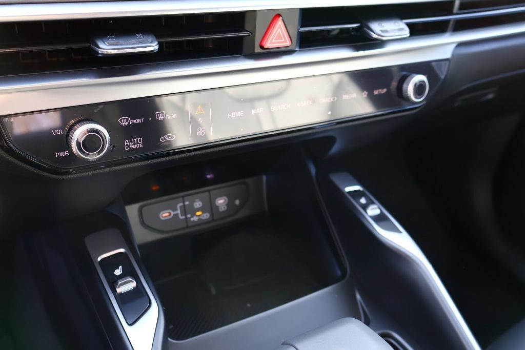 new 2025 Kia Sorento car, priced at $39,677
