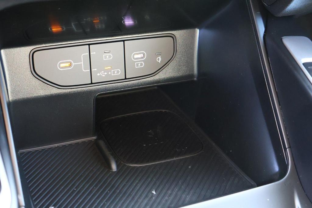 new 2025 Kia Sorento car, priced at $39,677