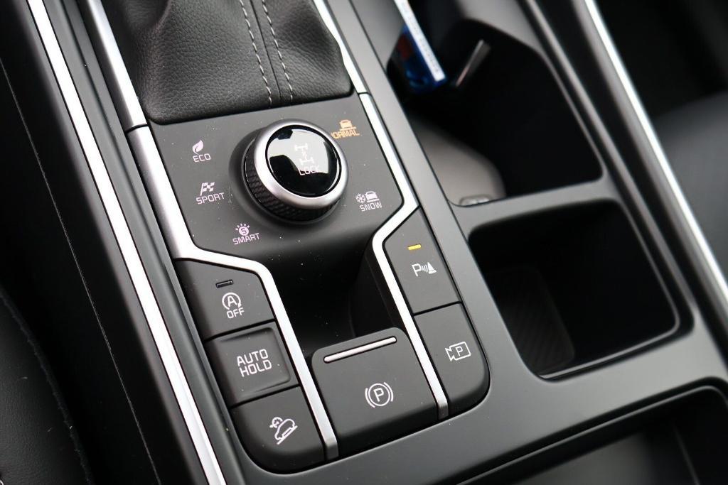 new 2025 Kia Sorento car, priced at $38,803