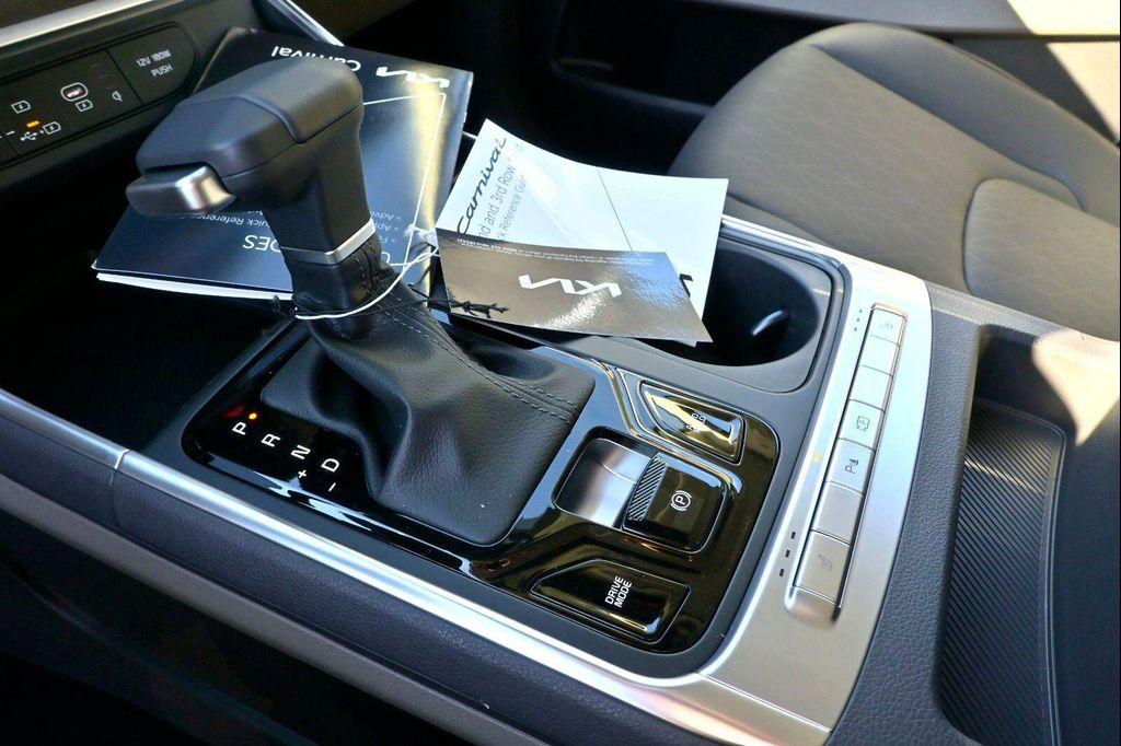 new 2026 Kia Carnival car, priced at $39,925