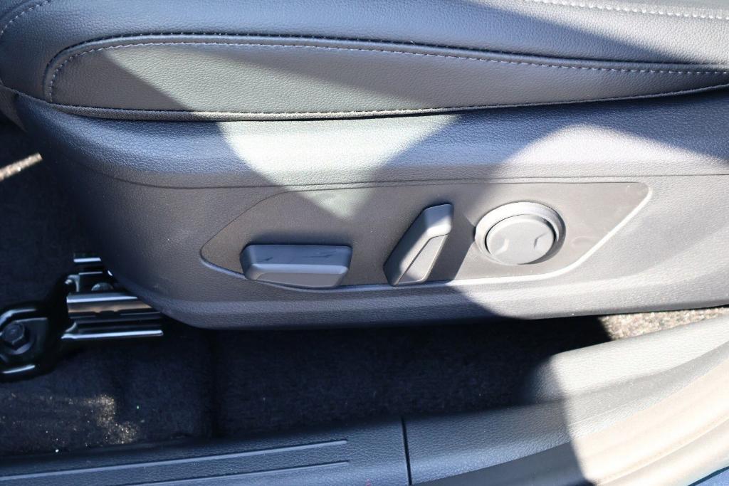 new 2025 Kia Sportage Plug-In Hybrid car, priced at $39,654