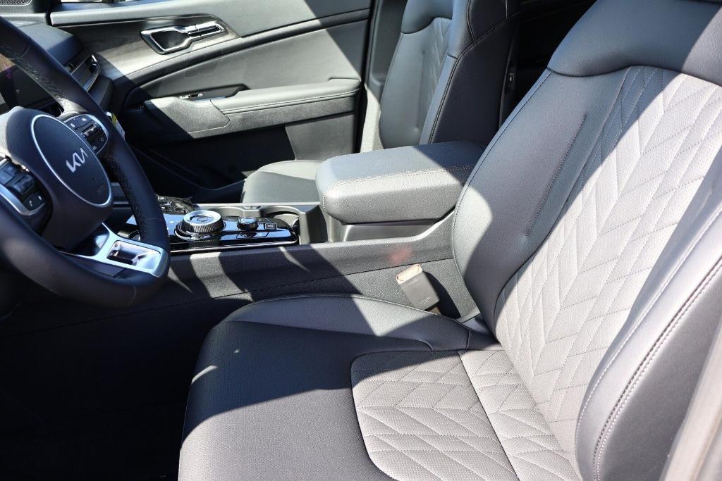 new 2025 Kia Sportage Plug-In Hybrid car, priced at $39,654