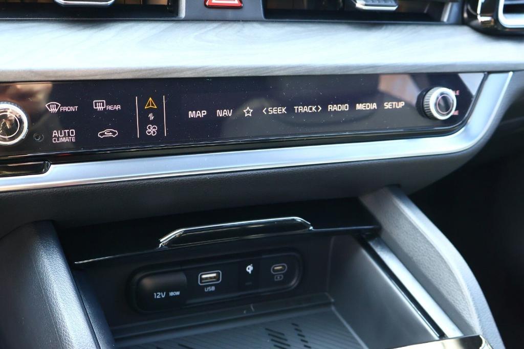 new 2025 Kia Sportage Plug-In Hybrid car, priced at $39,654