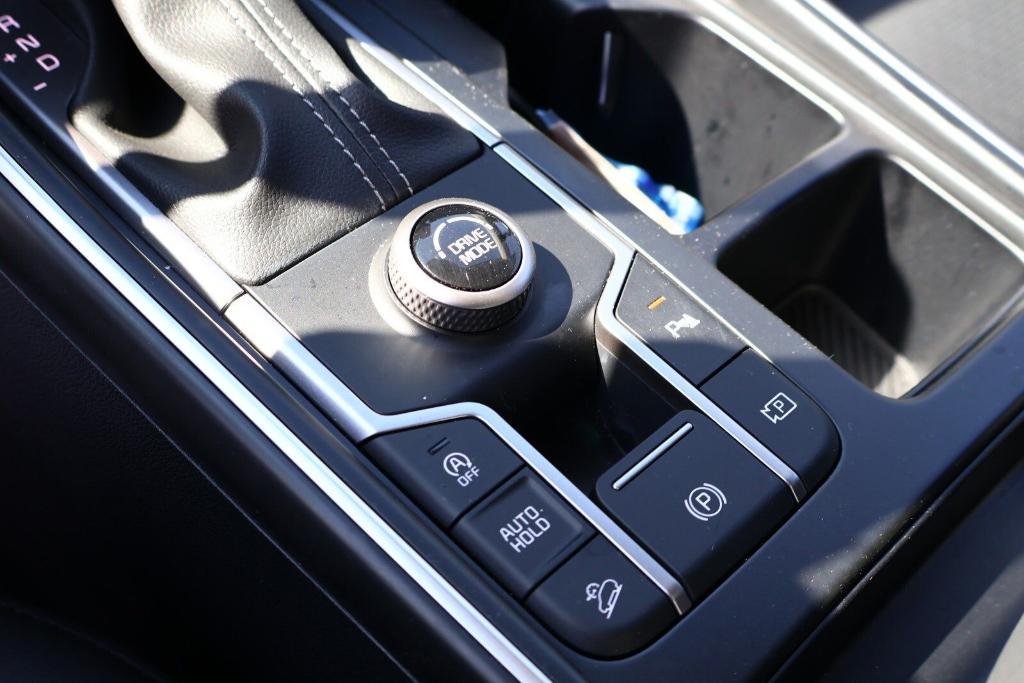 used 2025 Kia Sorento car, priced at $32,971