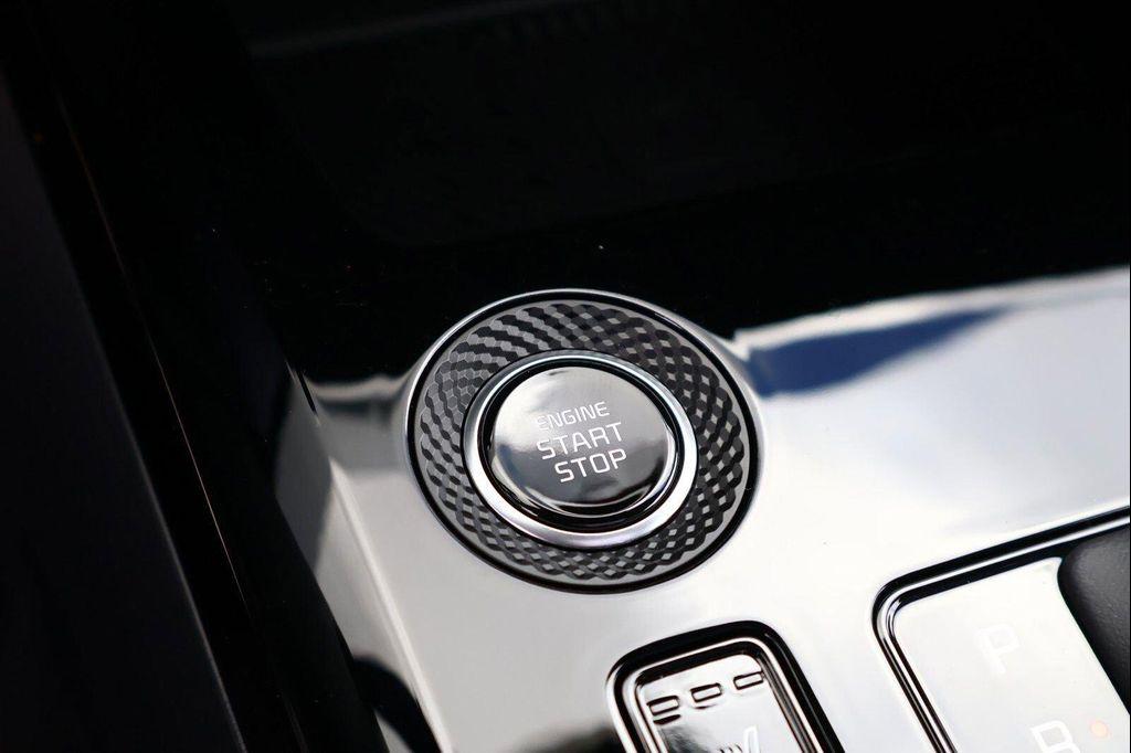 new 2025 Kia Niro car, priced at $28,547