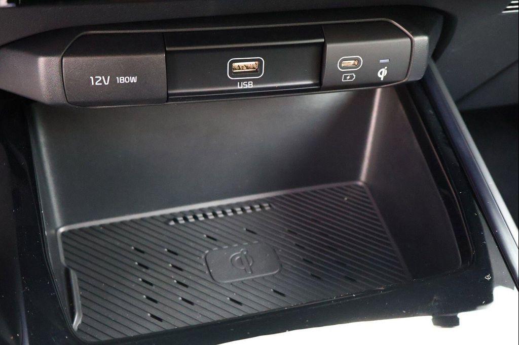 new 2025 Kia Niro car, priced at $28,547