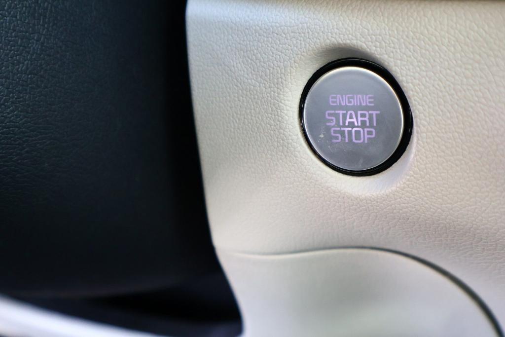 new 2025 Kia Sorento car, priced at $33,954
