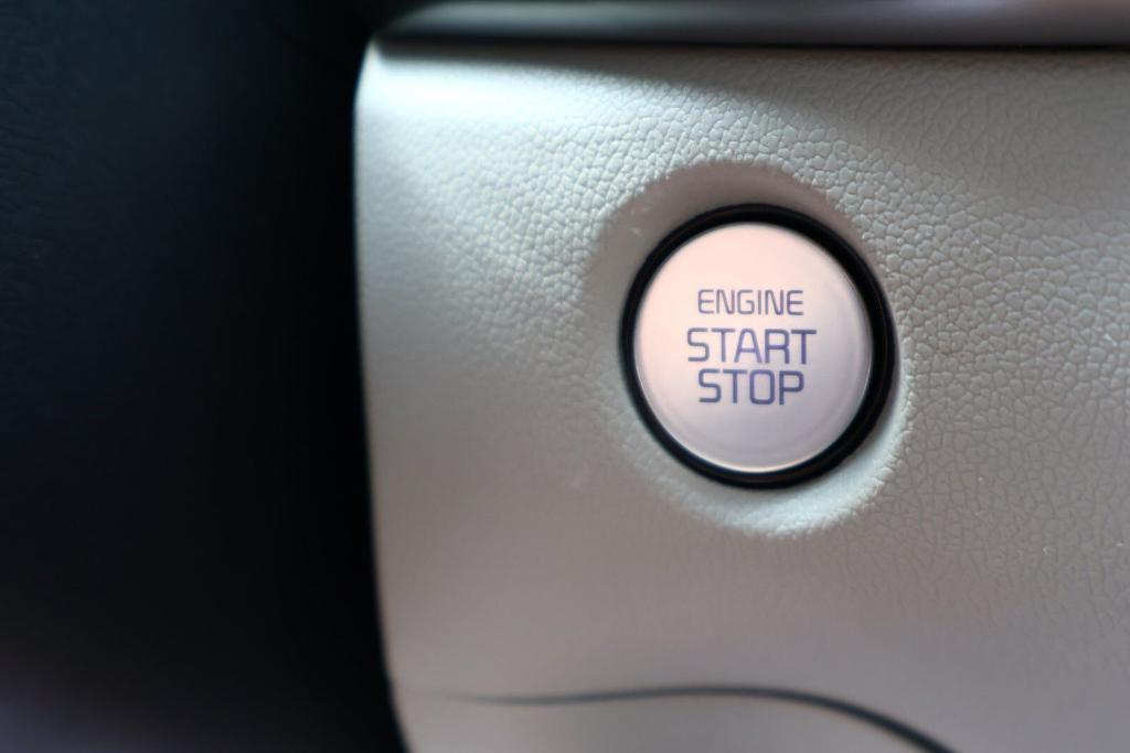 used 2025 Kia Sorento car, priced at $33,571
