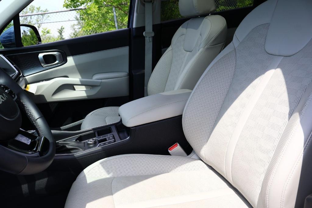 used 2025 Kia Sorento car, priced at $33,571