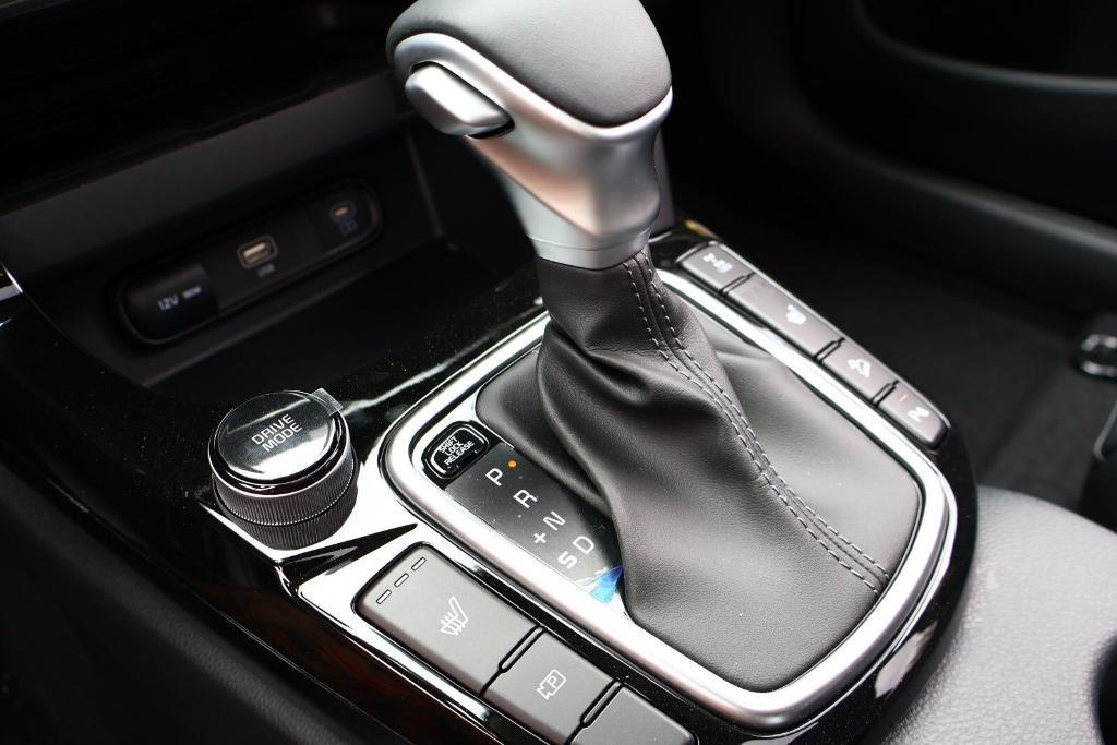 new 2025 Kia Seltos car, priced at $28,700