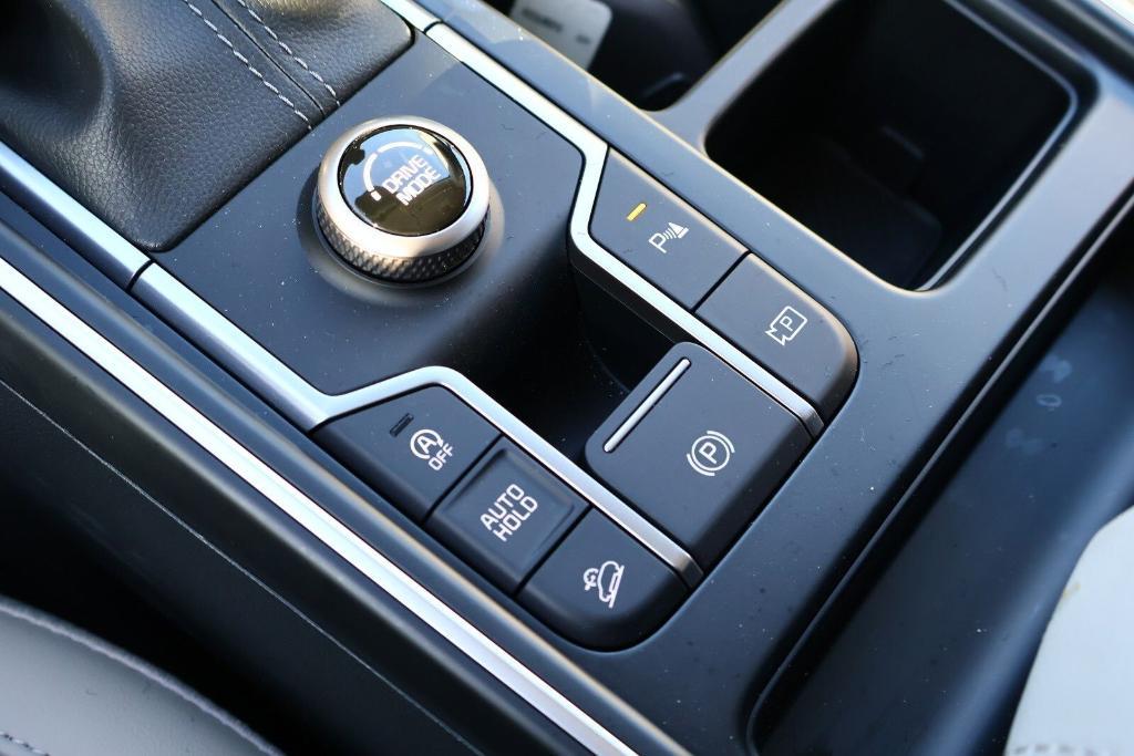 used 2025 Kia Sorento car, priced at $33,271