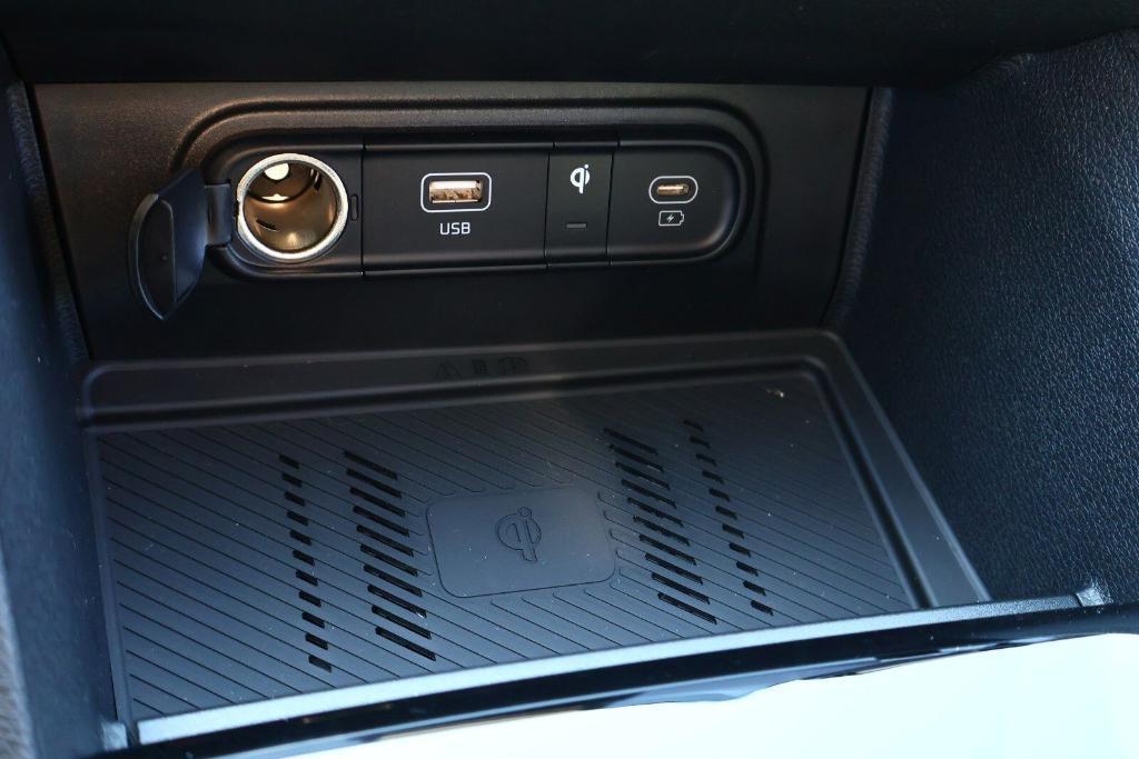 new 2025 Kia Sportage car, priced at $31,234