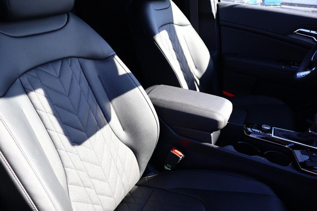 new 2025 Kia Sportage car, priced at $30,388