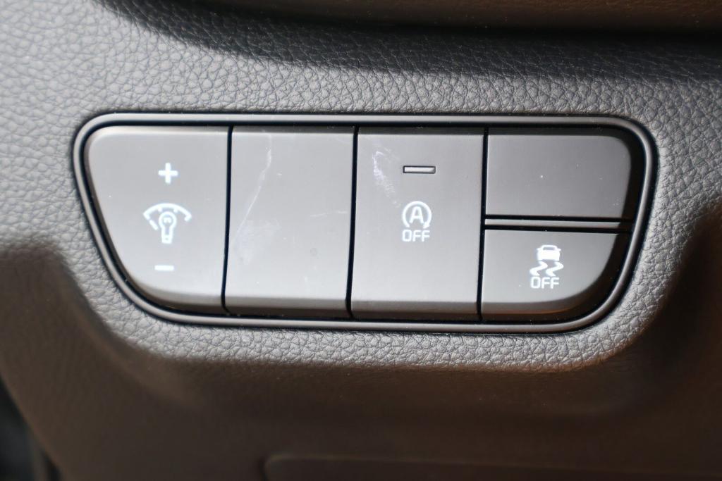 used 2025 Kia Seltos car, priced at $26,571
