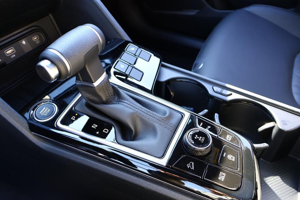new 2025 Kia Sportage car, priced at $31,689