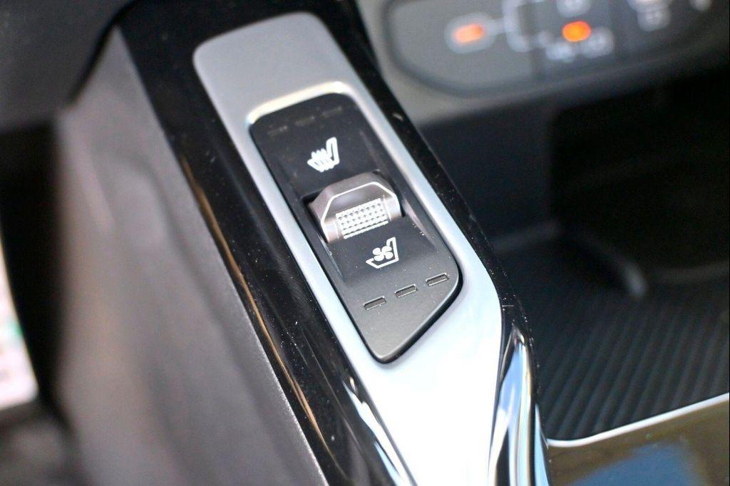 new 2025 Kia Sorento car, priced at $38,241