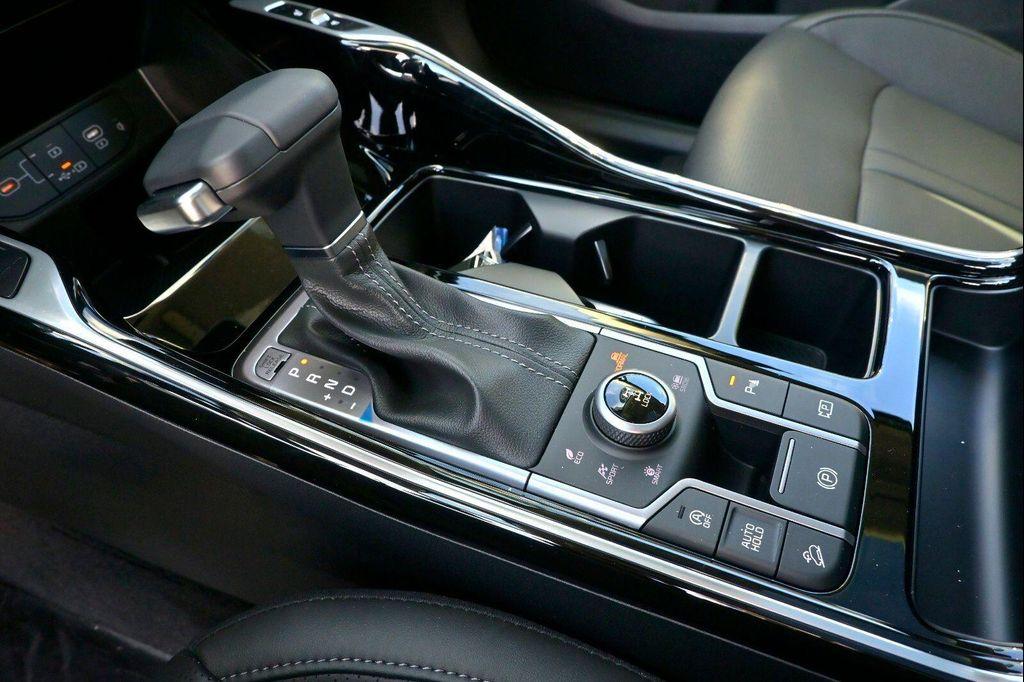 new 2025 Kia Sorento car, priced at $38,241