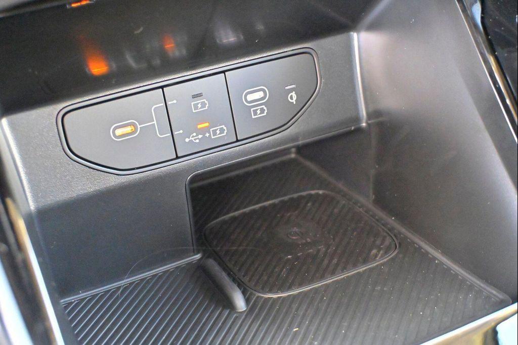 new 2025 Kia Sorento car, priced at $38,241