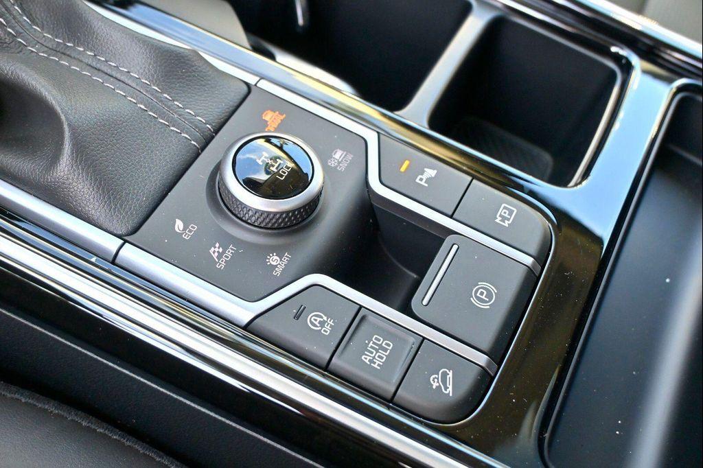 new 2025 Kia Sorento car, priced at $38,241