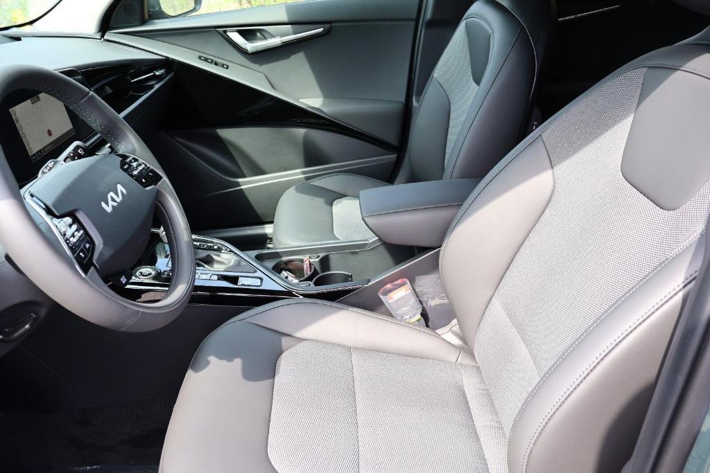 new 2025 Kia Niro car, priced at $29,325