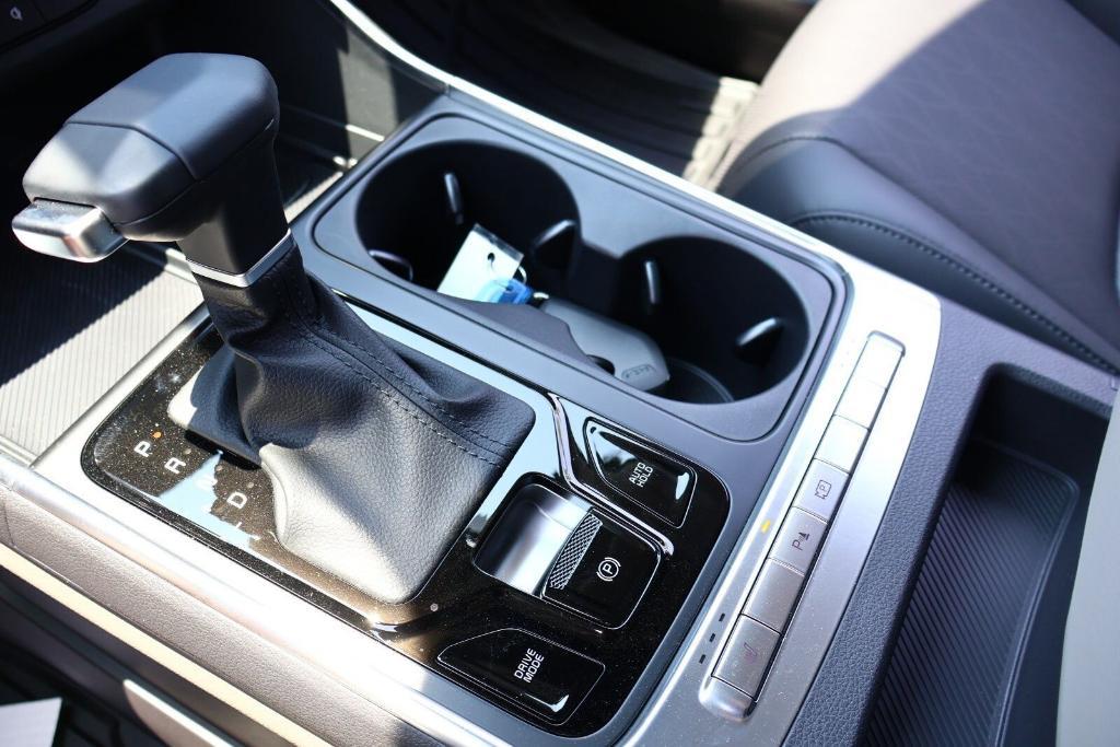 new 2025 Kia Carnival car, priced at $39,851