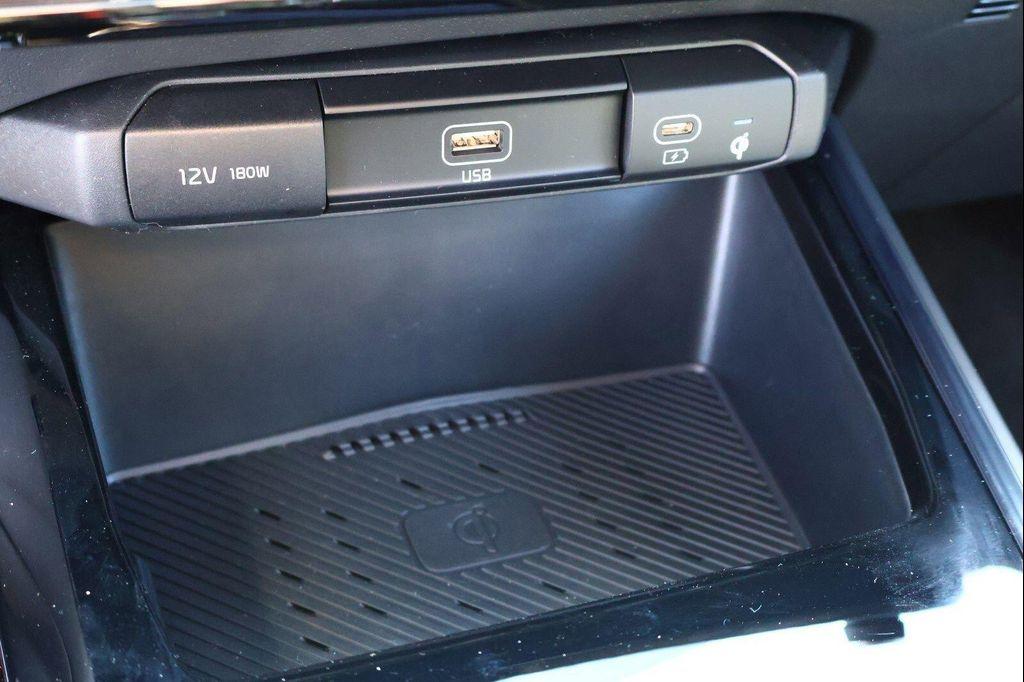 new 2025 Kia Niro car, priced at $28,466