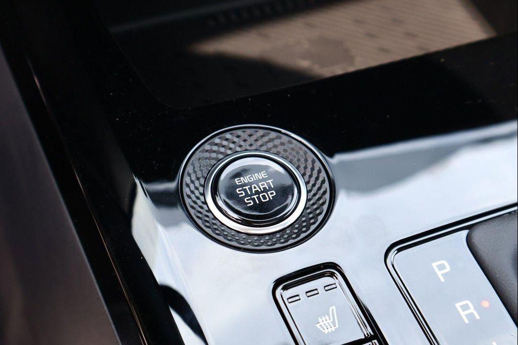 new 2025 Kia Niro car, priced at $28,010