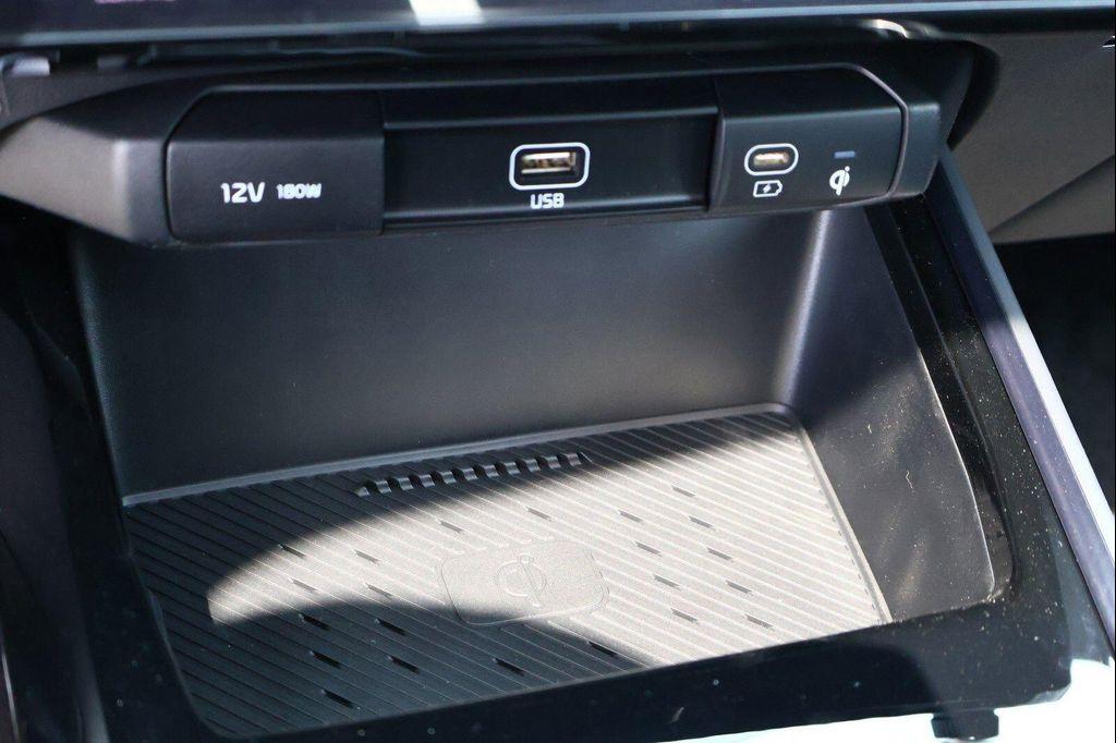 new 2025 Kia Niro car, priced at $28,010