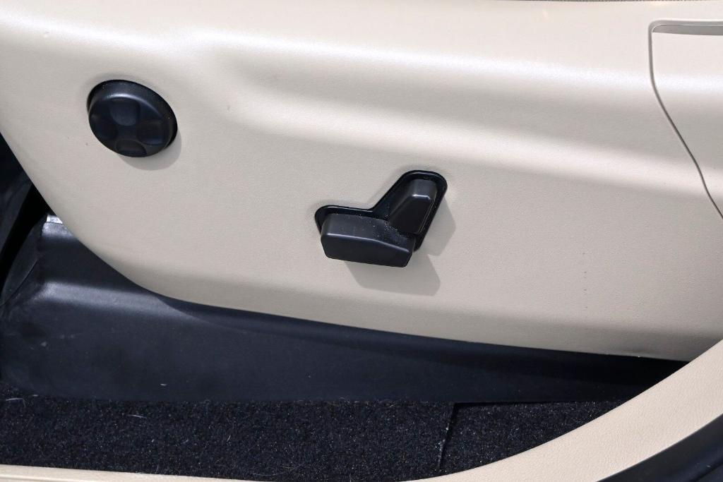 used 2021 Jeep Grand Cherokee car, priced at $24,371