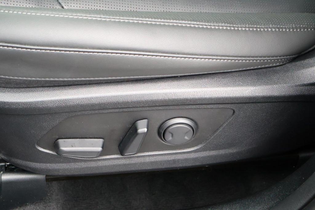 used 2024 Kia Sorento car, priced at $37,571