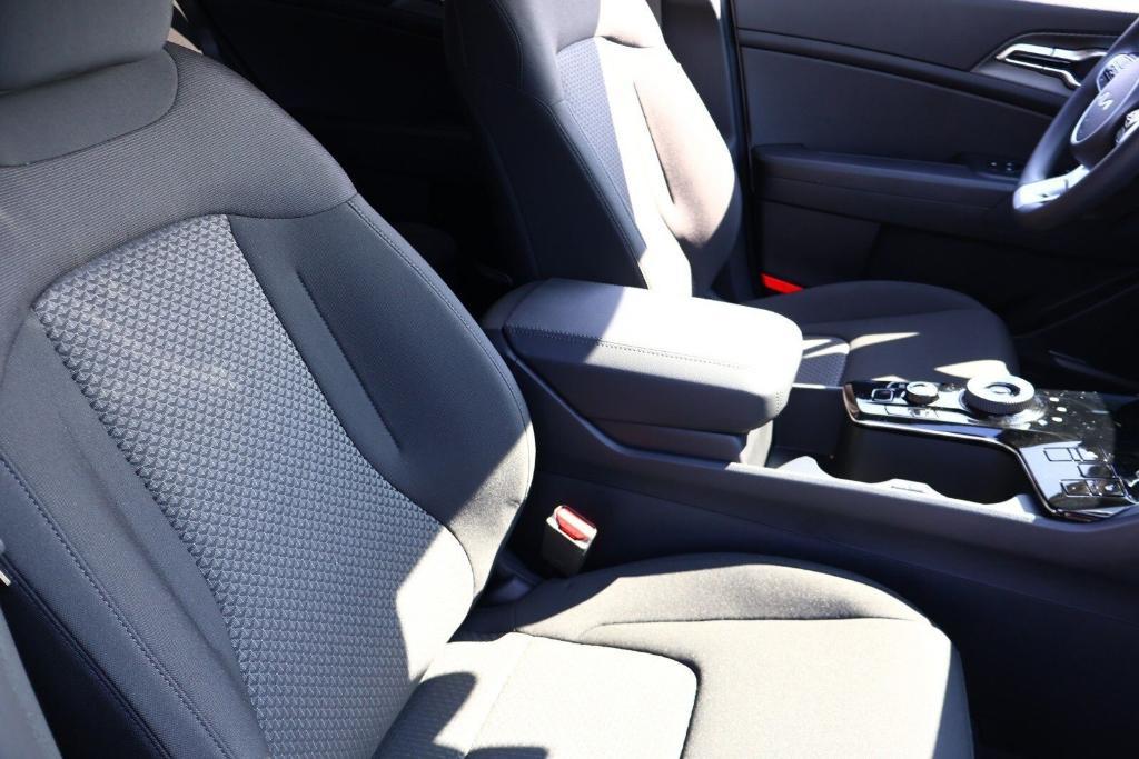 new 2025 Kia Sportage Hybrid car, priced at $30,028