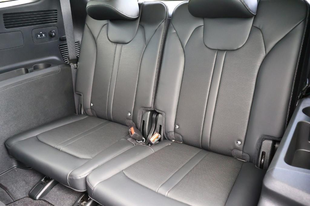 used 2025 Kia Sorento car, priced at $33,471