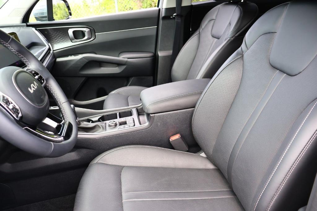 used 2025 Kia Sorento car, priced at $33,471