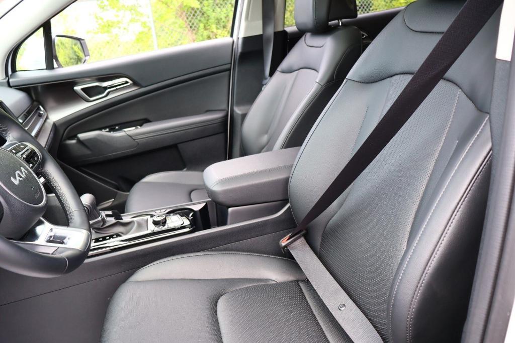used 2025 Kia Sportage car, priced at $30,271
